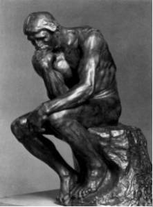 Το ζήτημα της αιτιοκρατίας (ντετερμινισμού)(2), σε αντιπαράθεση με την πιθανοκρατική ερμηνεία των φυσικών φαινομένων αποτελεί ουσιαστικό πεδίο προβληματισμού της επιστήμης, κάτι που μπορεί να επιβεβαιώσει και ο «Στοχαστής» του Auguste Rodin (1880).